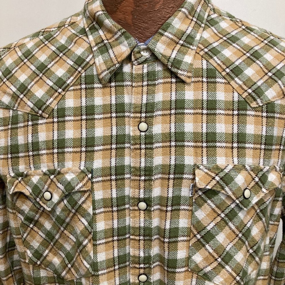 Levi's XL Snap Front Long-Sleeve Flannel Shirt